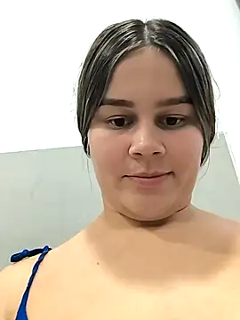 Snapshot of sweet_lucia chatting on 01-17-25, 01:04 sweet lucia online show from 01-17-25, 01:04