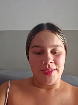 Snapshot of sweet_lucia chatting on 02-26-25, 07:42 sweet lucia online show from 02-26-25, 07:42