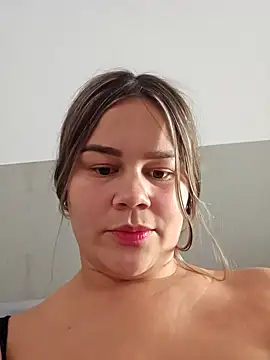 Snapshot of sweet_lucia chatting on 01-14-25, 03:15 sweet lucia online show from 01-14-25, 03:15