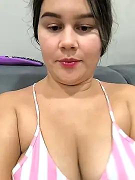 Snapshot of sweet_lucia chatting on 01-19-25, 12:49 sweet lucia online show from 01-19-25, 12:49