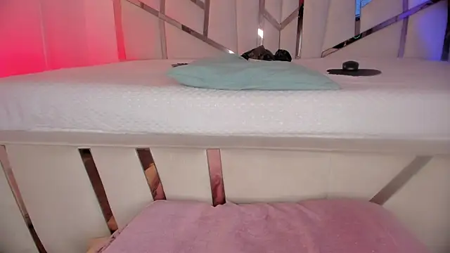 hot booty  online show from 07-10-26, 10:10