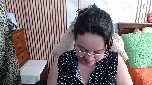 Snapshot of Sonialorens_ chatting on 09-19-25, 09:30 Sonialorens  online show from 09-19-25, 09:30