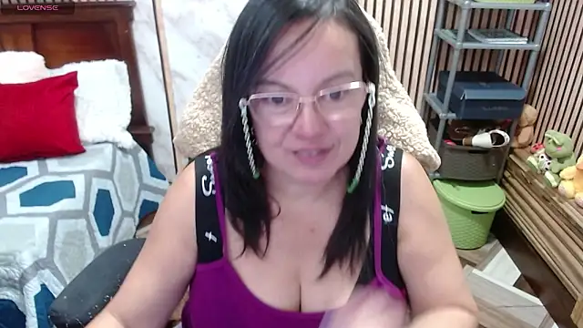 Sonialorens  online show from 03-12-26, 09:08