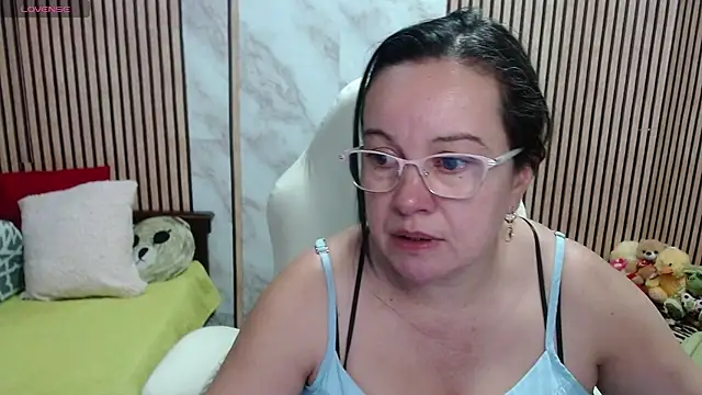 Sonialorens  online show from 07-25-26, 04:57