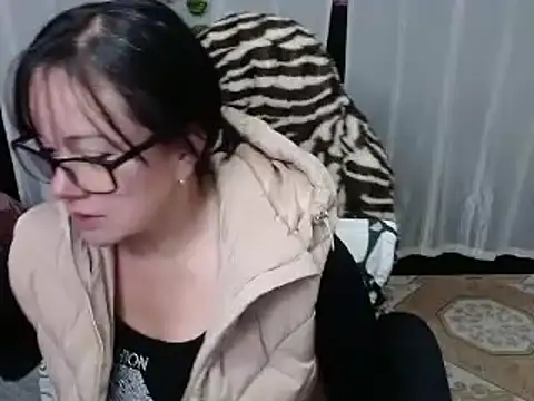 Snapshot of Sonialorens_ chatting on 02-11-25, 08:10 Sonialorens  online show from 02-11-25, 08:10