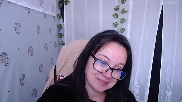 Snapshot of Sonialorens_ chatting on 02-15-25, 06:01 Sonialorens  online show from 02-15-25, 06:01
