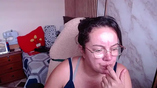 Sonialorens  online show from 02-13-26, 08:20