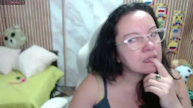 Sonialorens  online show from 07-09-26, 11:26