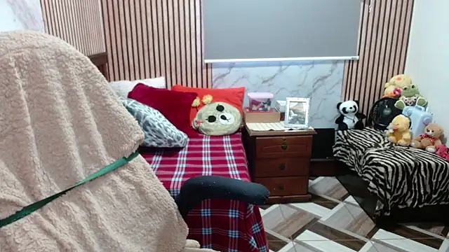 Snapshot of Sonialorens_ chatting on 04-22-26, 04:58 Sonialorens online show from 04-22-26, 04:58