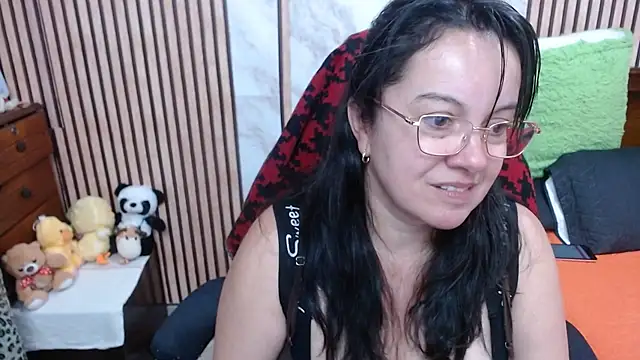 Snapshot of Sonialorens_ chatting on 10-04-25, 08:43 Sonialorens  online show from 10-04-25, 08:43