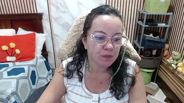 Sonialorens  online show from 03-05-26, 09:43