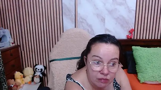 Snapshot of Sonialorens_ chatting on 10-13-25, 11:16 Sonialorens  online show from 10-13-25, 11:16