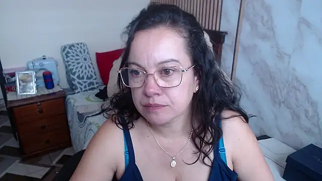 Sonialorens  online show from 01-15-26, 05:49