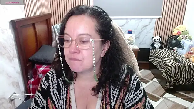 Sonialorens  online show from 04-15-26, 04:00