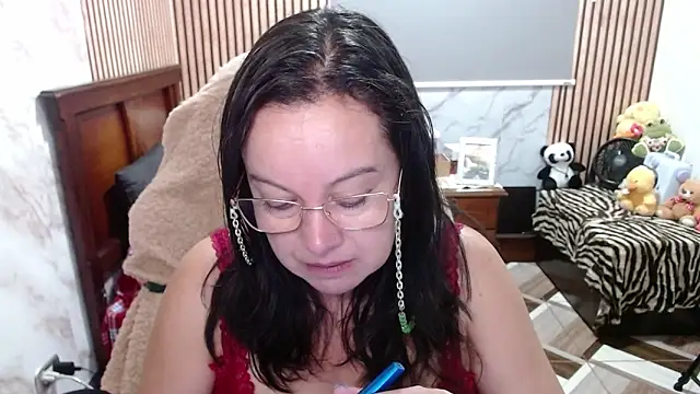 Snapshot of Sonialorens_ chatting on 04-20-26, 03:35 Sonialorens online show from 04-20-26, 03:35