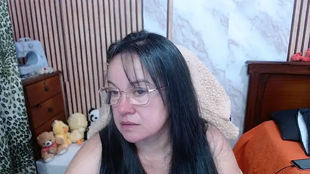 Snapshot of Sonialorens_ chatting on 10-02-25, 10:46 Sonialorens  online show from 10-02-25, 10:46