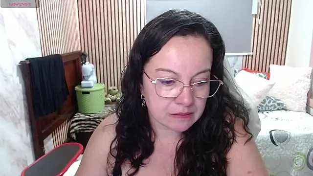 Snapshot of Sonialorens_ chatting on 05-19-26, 09:33 Sonialorens online show from 05-19-26, 09:33