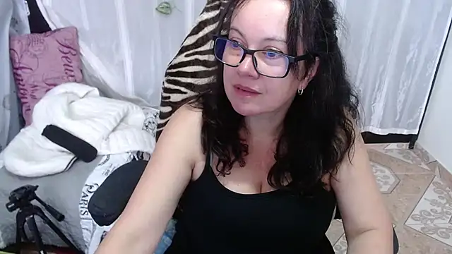 Snapshot of Sonialorens_ chatting on 02-01-25, 06:51 Sonialorens  online show from 02-01-25, 06:51