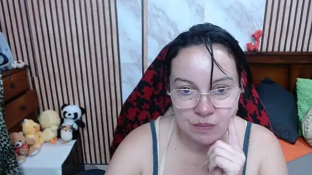 Snapshot of Sonialorens_ chatting on 10-06-25, 10:54 Sonialorens  online show from 10-06-25, 10:54