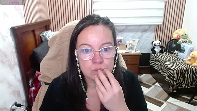 Snapshot of Sonialorens_ chatting on 04-17-26, 09:39 Sonialorens online show from 04-17-26, 09:39