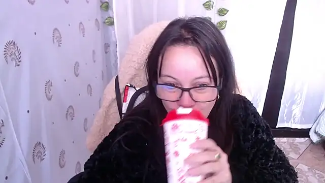 Snapshot of Sonialorens_ chatting on 02-15-25, 02:55 Sonialorens  online show from 02-15-25, 02:55