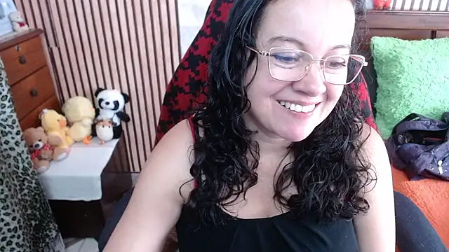 Snapshot of Sonialorens_ chatting on 10-08-25, 04:29 Sonialorens  online show from 10-08-25, 04:29