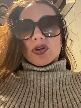 Snapshot of angelitasexy81 chatting on 02-06-25, 05:51 angelitasexy81 online show from 02-06-25, 05:51