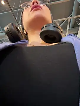 Snapshot of angelitasexy81 chatting on 03-16-25, 09:16 angelitasexy81 online show from 03-16-25, 09:16