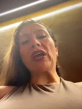 angelitasexy81 online show from 04-10-26, 10:33