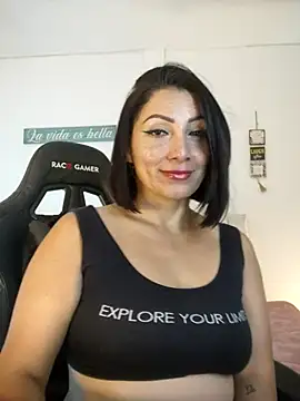 Snapshot of rikaking_ chatting on 07-25-26, 11:11 rikaking online show from 07-25-26, 11:11