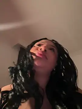 Snapshot of IamSashaLuv chatting on 03-10-25, 07:33 IamSashaLuv online show from 03-10-25, 07:33