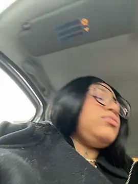 Snapshot of IamSashaLuv chatting on 12-19-25, 01:46 IamSashaLuv online show from 12-19-25, 01:46