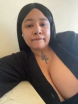 Snapshot of IamSashaLuv chatting on 01-08-26, 12:55 IamSashaLuv online show from 01-08-26, 12:55