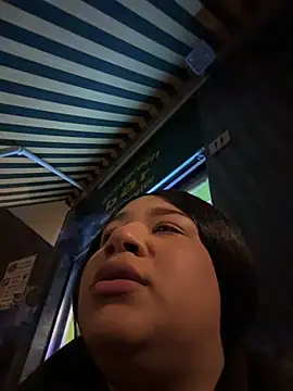 Snapshot of IamSashaLuv chatting on 12-17-25, 05:56 IamSashaLuv online show from 12-17-25, 05:56