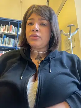 Snapshot of IamSashaLuv chatting on 12-01-25, 09:43 IamSashaLuv online show from 12-01-25, 09:43