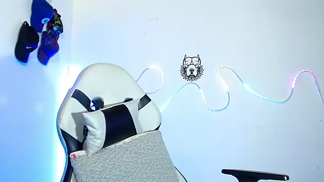 Snapshot of sebastian_horny chatting on 02-11-26, 04:23 sebastian horny online show from 02-11-26, 04:23