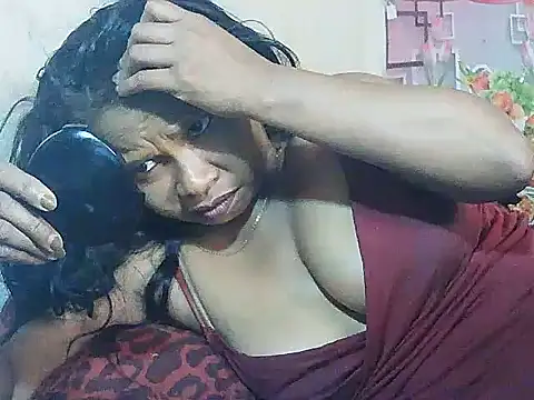 Snapshot of Hyncam chatting on 10-02-25, 06:39 Hyncam online show from 10-02-25, 06:39