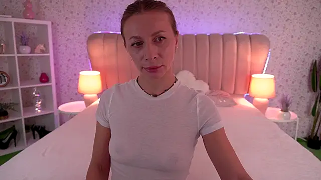 MirandaHobbs online show from 11-25-25, 02:39