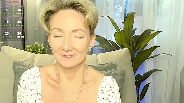 AkexandraFix online show from 09-29-25, 12:55