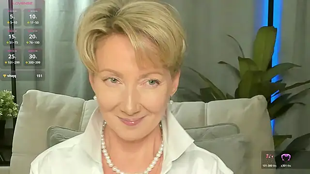 Snapshot of AkexandraFix chatting on 05-01-26, 02:00 AkexandraFix online show from 05-01-26, 02:00