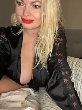 Snapshot of Lisavontease chatting on 02-02-25, 09:56 Lisavontease online show from 02-02-25, 09:56