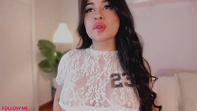 Queen liana online show from 03-17-26, 06:38