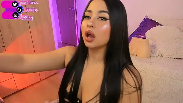 Snapshot of Queen_liana chatting on 02-13-25, 06:52 Queen liana online show from 02-13-25, 06:52