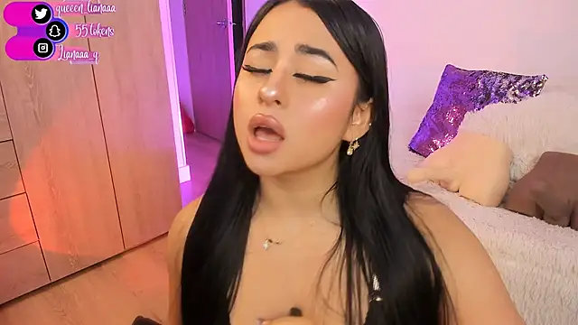 Snapshot of Queen_liana chatting on 01-25-25, 09:15 Queen liana online show from 01-25-25, 09:15