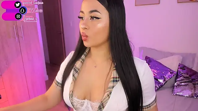 Snapshot of Queen_liana chatting on 01-11-25, 06:24 Queen liana online show from 01-11-25, 06:24