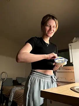 Snapshot of MaryHiggins chatting on 10-26-25, 08:31 MaryHiggins online show from 10-26-25, 08:31