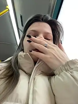 Snapshot of MaryHiggins chatting on 11-29-25, 11:32 MaryHiggins online show from 11-29-25, 11:32