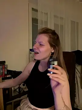 Snapshot of MaryHiggins chatting on 01-15-26, 07:06 MaryHiggins online show from 01-15-26, 07:06