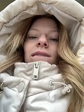 Snapshot of MaryHiggins chatting on 02-04-26, 01:17 MaryHiggins online show from 02-04-26, 01:17