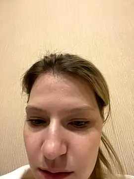 Snapshot of MaryHiggins chatting on 10-23-25, 08:29 MaryHiggins online show from 10-23-25, 08:29